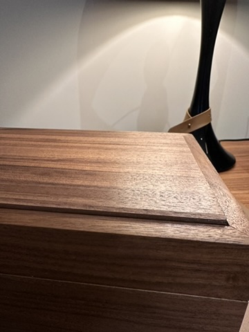 A wooden lid